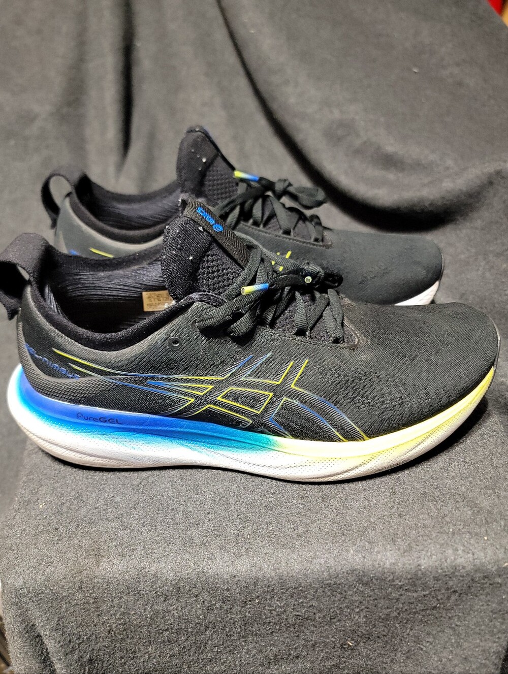 ASICS Gel-Nimbus 25 running shoes USED